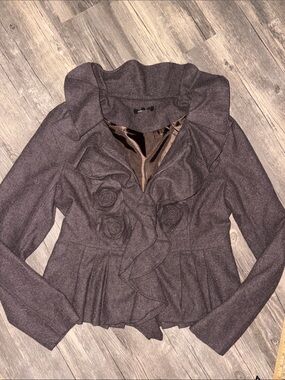 Y2K brown RYU womans coat - circa 2005 
Small